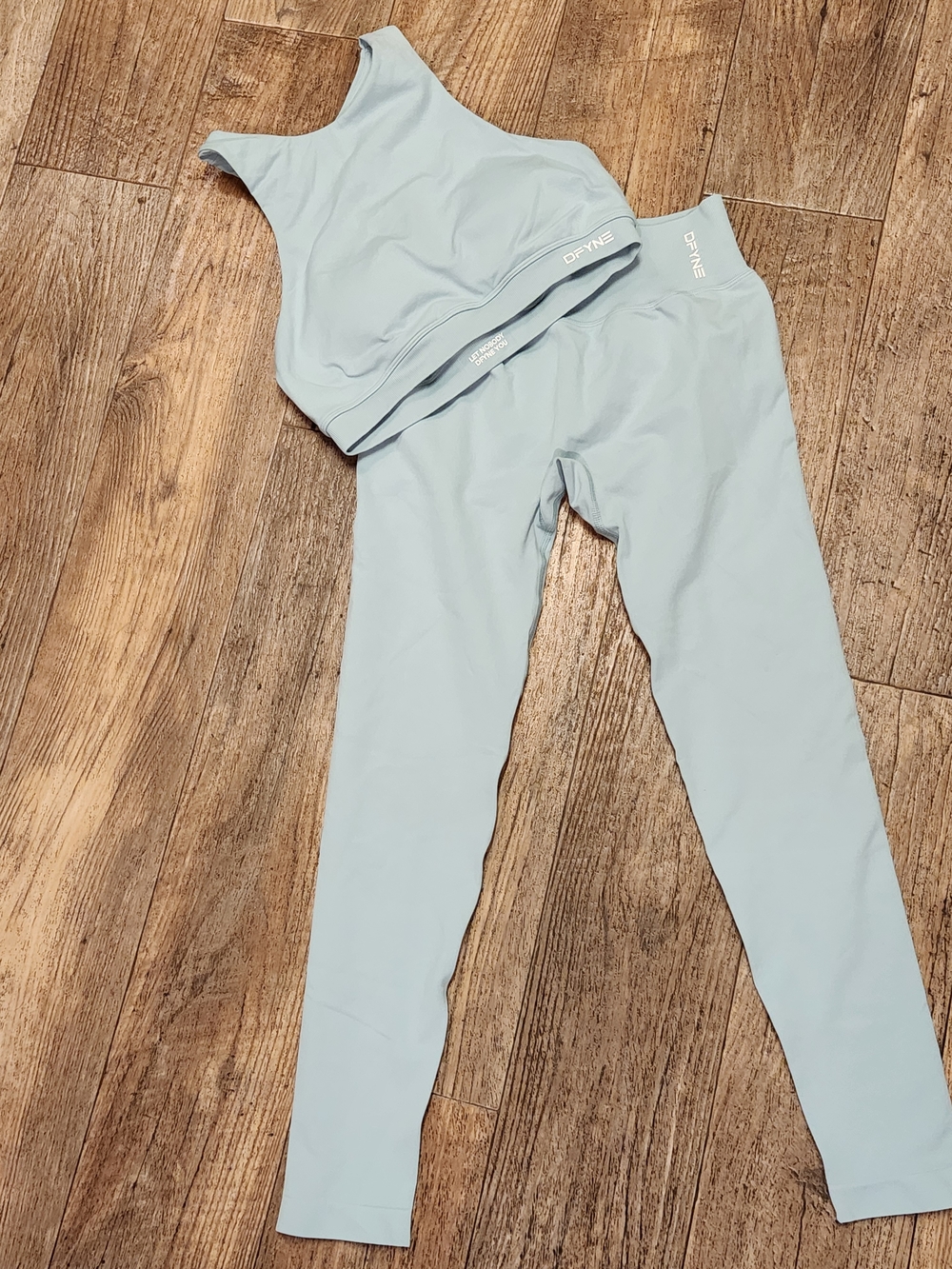 Light Blue Seamless Sports Bra and Leggings Set by DFYNE